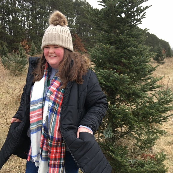 Meet your Posher, Hannah - Picture 1 of 1